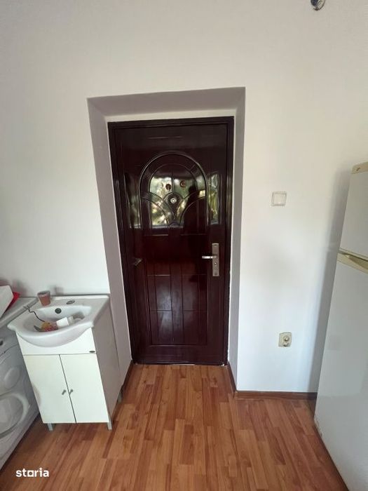 Camera de camin de vanzare, 11 mp, etaj 3, zona Garii