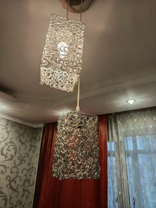 Продаю люстры хорошие