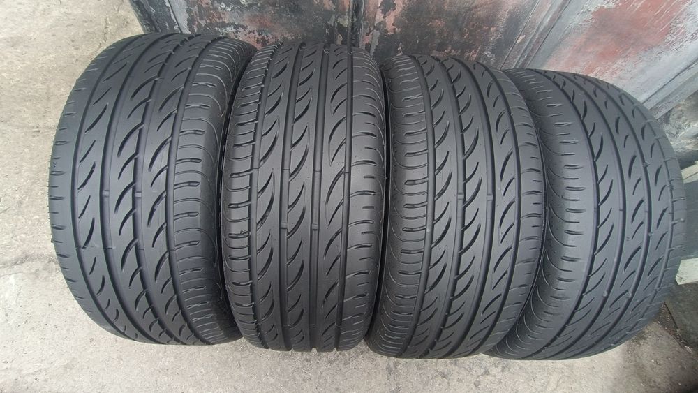 215/45/17 Pirelli
