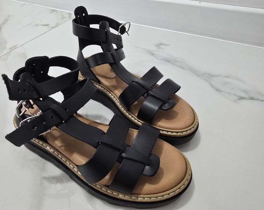 Sandale negre fetite marime 32