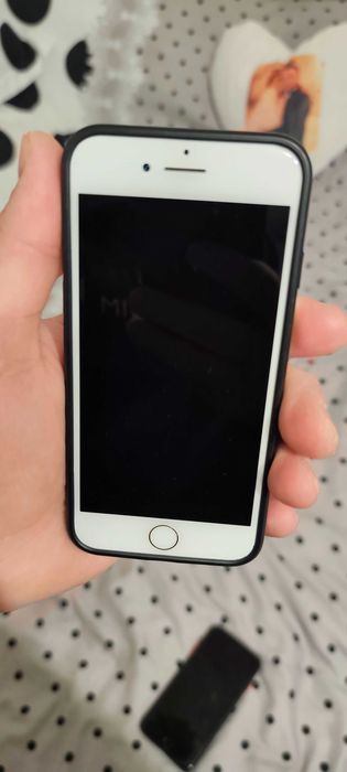 iPhone 8 plus și iPhone 7 ambele 400 ron
