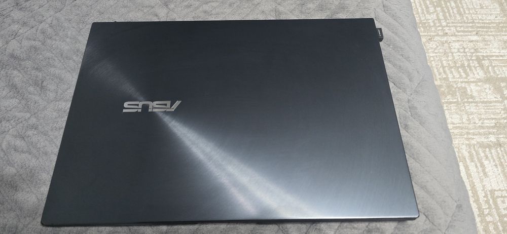 ASUS Zenbook 14X OLED (серия UX5401E)
