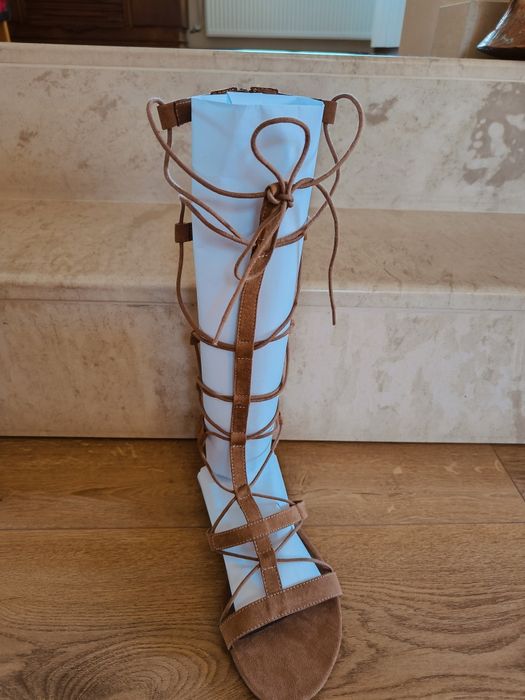 Високи сандали Tamaris