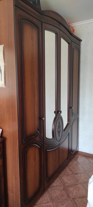 Спальный гарнитур