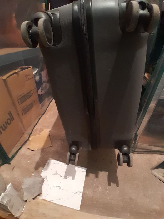 Голям  пътнически  куфар  rock с колелца