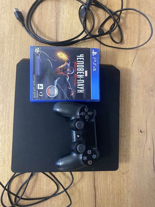 Ps4 в отличном состояний плюс контроллер
