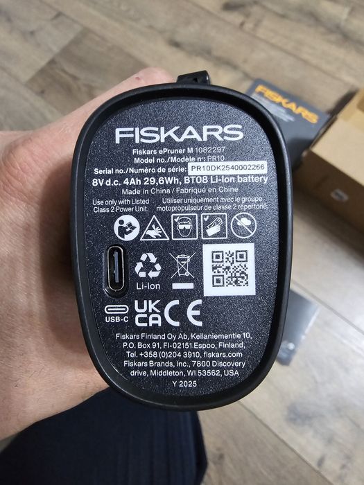 Foarfeca electrica gradina Fiskars epruner M