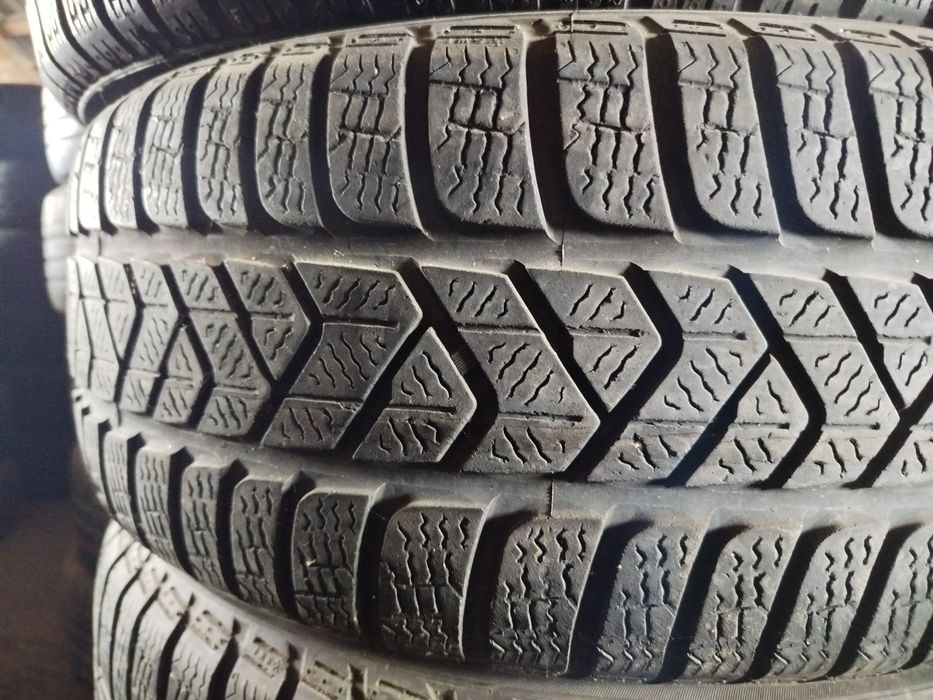 Anvelope 215/55/17 Pirelli