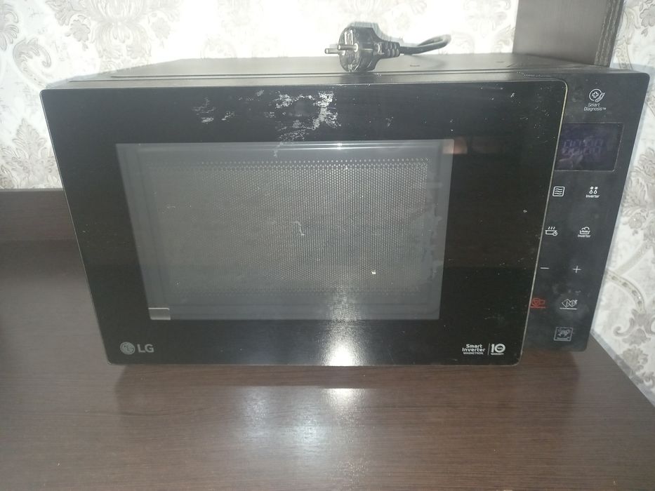 Микроволновка черная