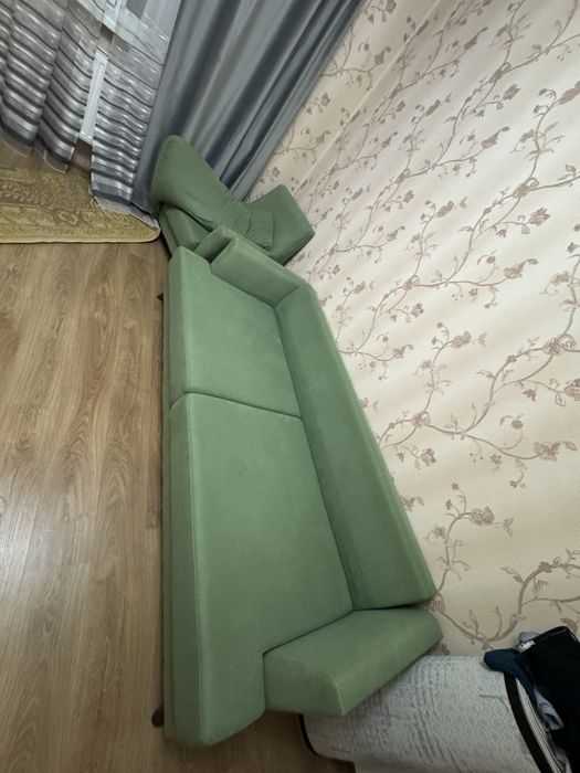 Диван с креслом