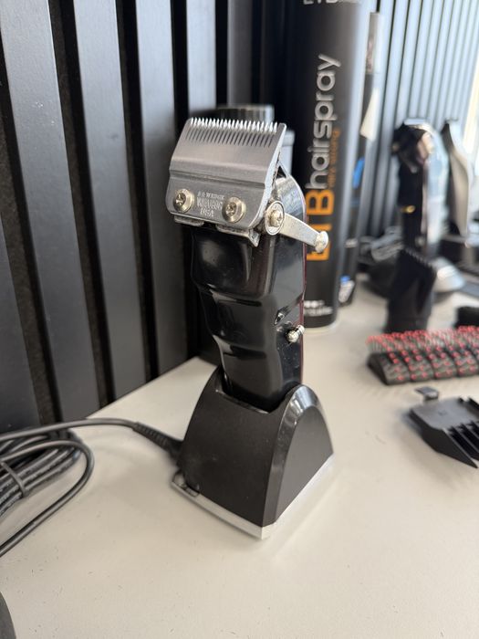 Vand Wahl Legend si Skeleton