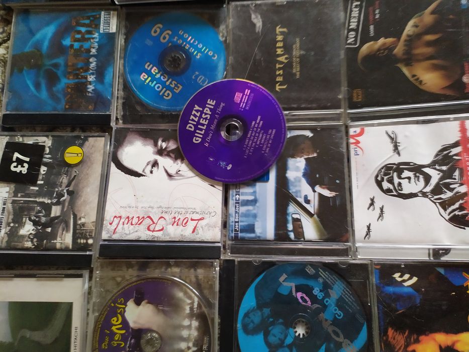 оригинални Cd дискове с музика