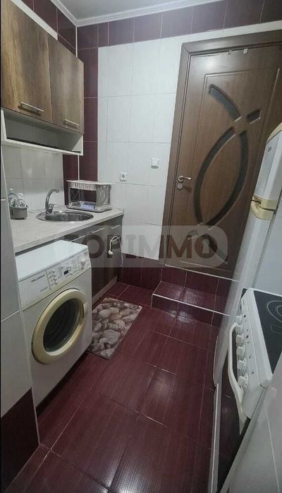 Двуетажна къща под наем близо до Катедралата