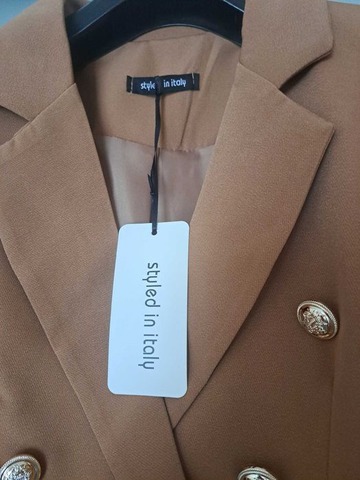 Елегантно и стилно дамско сако в актуален светло кафяв цвят Camel