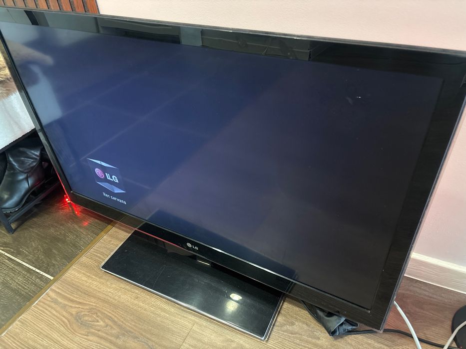 Продам Sony PlayStation 4 Slim + телевизор LG