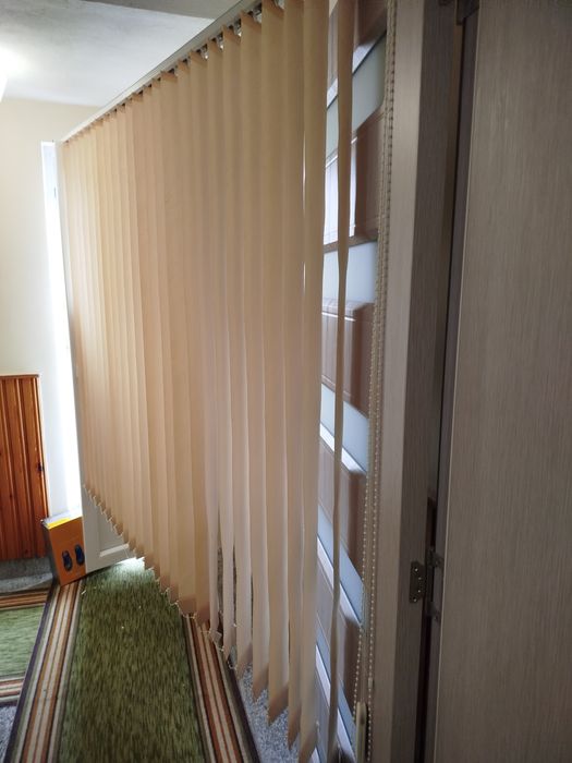Вертикални щори с лайсна
