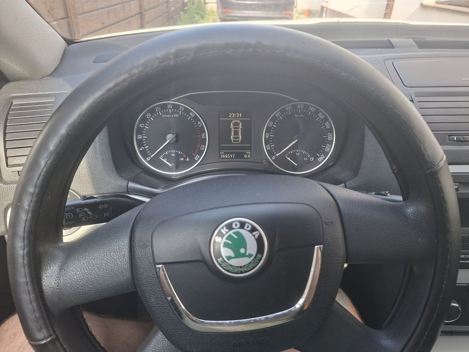 SKODA Octavia 2010 — imagine 3