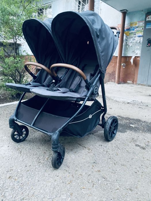 Продам каляски для двойняшки