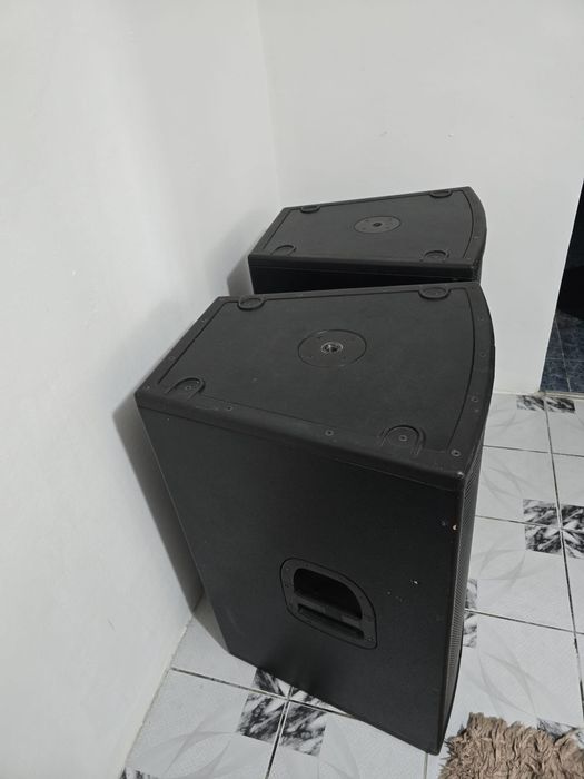 Basi activi 1400 W Db technologies S118