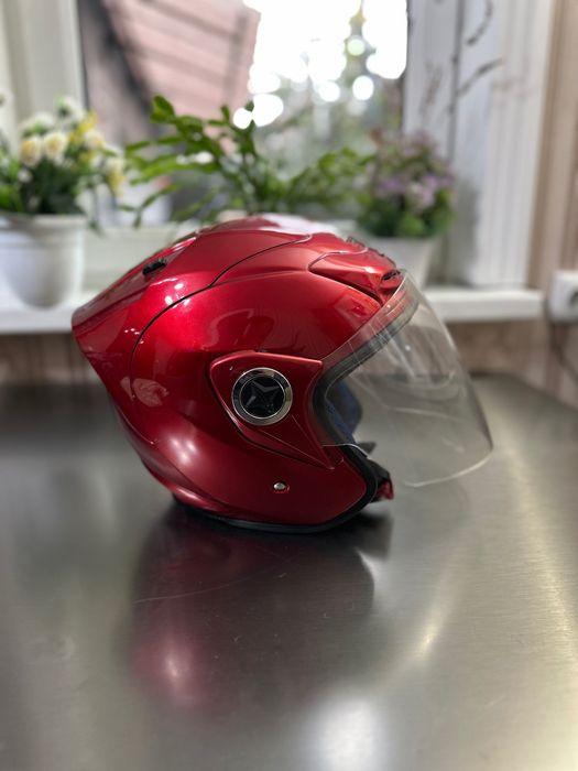 Продаются мотошлемы