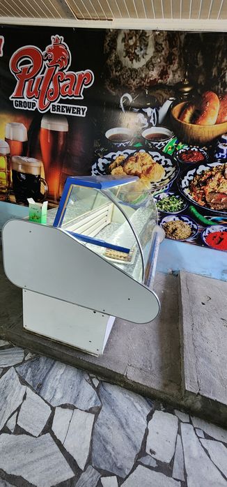 Vitrina shashlik xaladelnik sotiladi