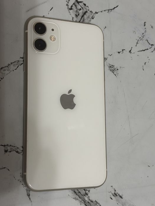 Айфон 11 в хорошем состояниии