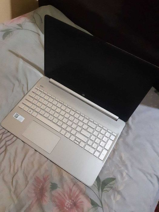 hp laptop a15 noutbuki  chiroyli dizayin va chidamli korpusga ega.