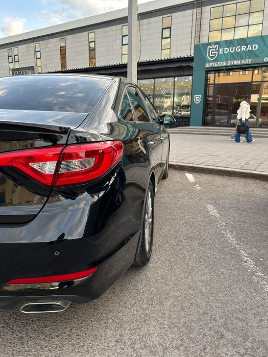 Продаю машину Хюндай Соната 2016 года