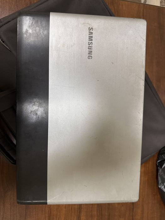 Продаю ноутбук за копейки,проблема лишь в гнезде зарядки