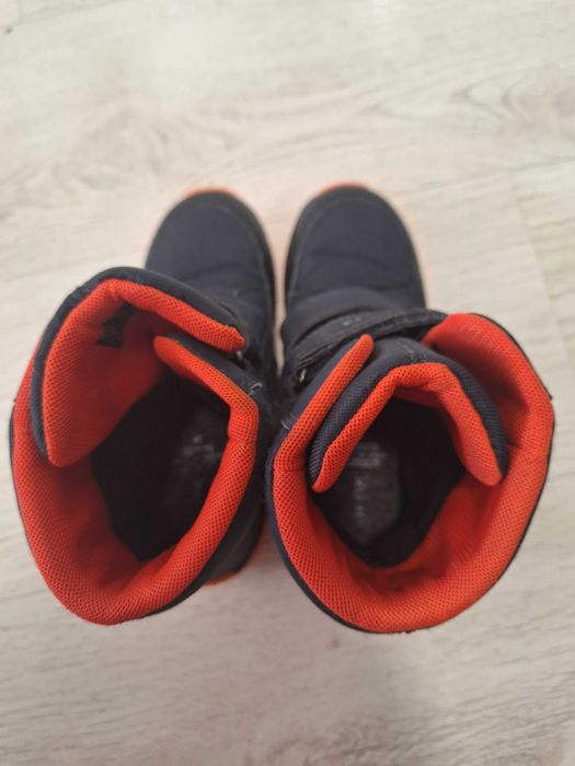 Ghete Zapada Geox marimea 31. Sunt impecabile. Pret 170lei.