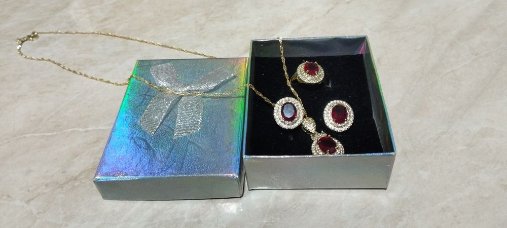 Комплект отличная подарок для женщин