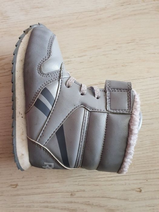 НАМАЛЕНИЕ Страхотни зимни бебешки ботушки Reebok, номер 23,5