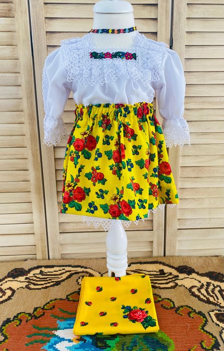 Costum popular pentru fete