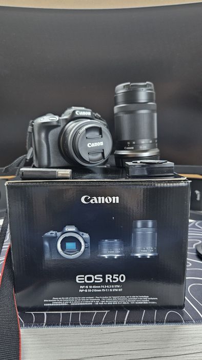 Canon Kit EOS R50 cu 2 obiecte 18-45MM și 55-210MM