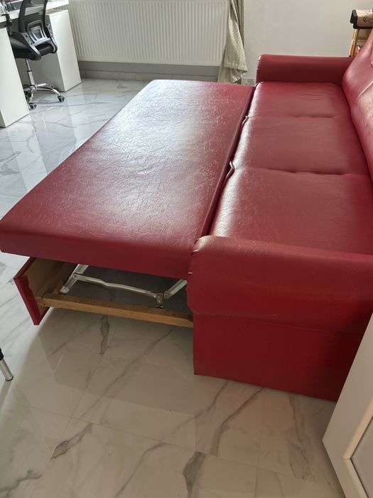 Canapea 3 locuri din piele ecologică – stare bună
