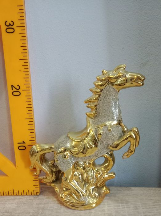 Конь сувенир продам