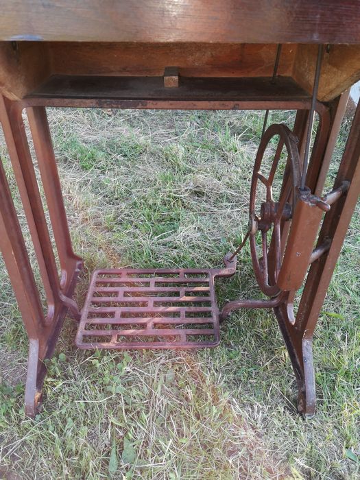 Masina de cusut Ileana - Cugir - din anul 1960