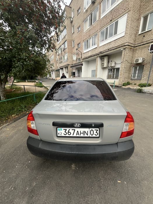 Продам машина хендай акцент 2008 года, в комплекте зимние шины