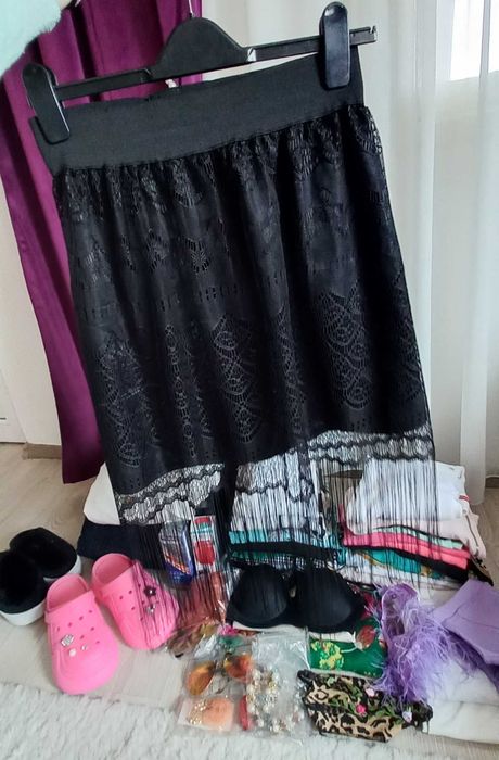 Haine dama S/M si accesorii
