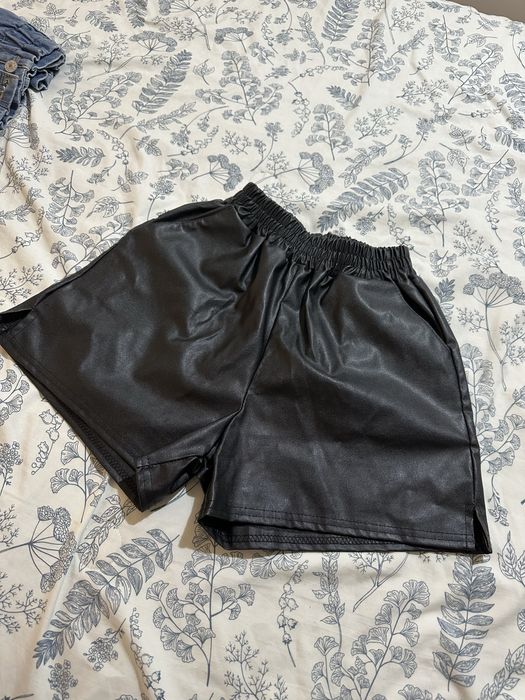 Одежда шорты и так далее