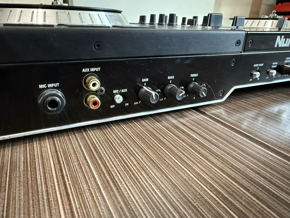 Numark NS7 Пулт Качествен