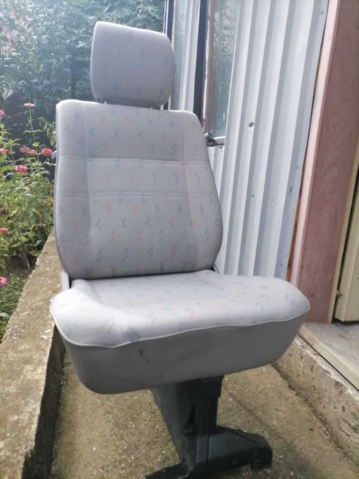 Седалка за бус т4 средна сгъваема