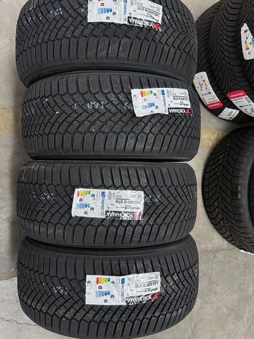 Vând 4 anvelope 245/40/18 Yokohama de iarnă noi