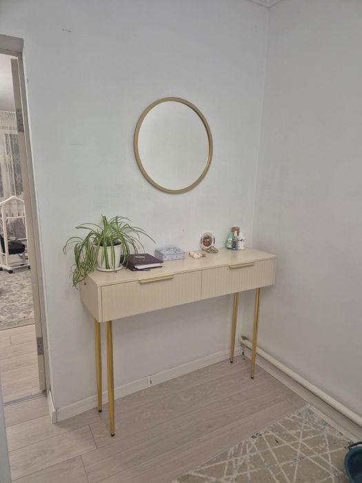 Консоль продам в отличном состоянии