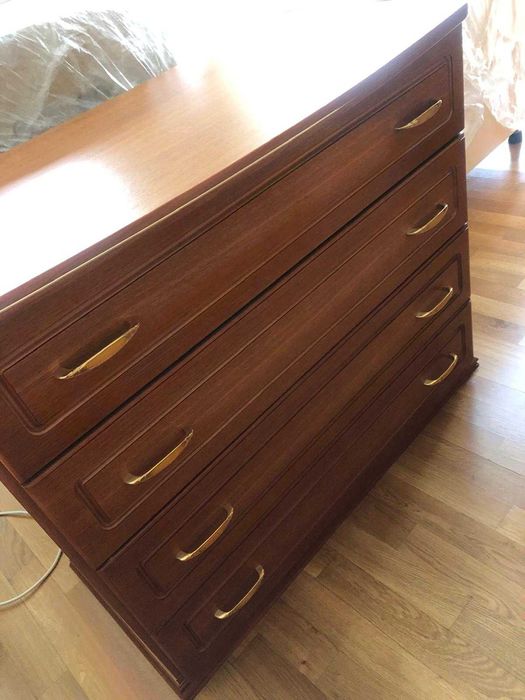 Vand mobilier lemn masiv: dulap, pat, comoda si 2 noptiere