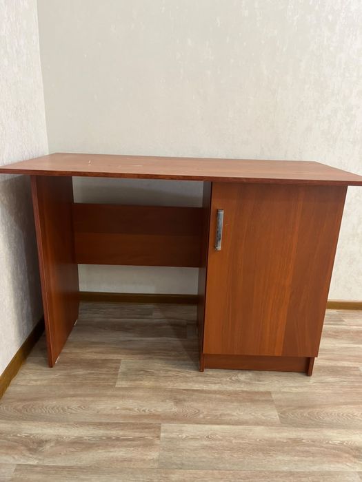 Продам письменный стол