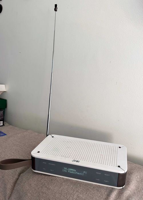 Radio Digital IRC DAB+ FM Bluetooth NFC IKR1520