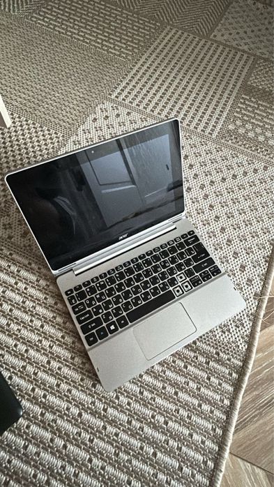 Планшет-ноутбук Acer