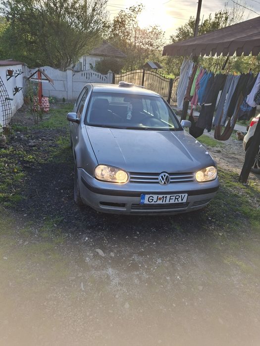 De vinzare Volkswagen golf
