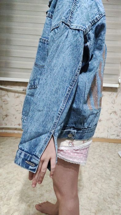 Продам джинсовую куртку